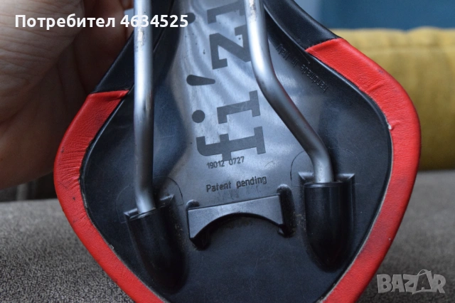 Седалка Fizik Antares Червена, снимка 6 - Аксесоари за велосипеди - 54884594