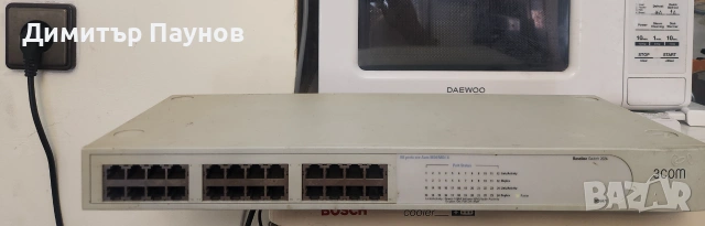 Продавам работещ 24 портов Switch 3 COM