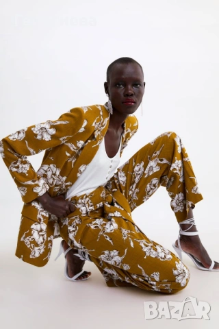 Уникален луксозен дамски костюм Zara, снимка 2 - Костюми - 53964081