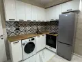 Продавам тристаен апартамент в Захарна Фабрика , снимка 1