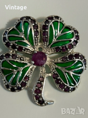 Старинна сребърна брошка/медальон  с естествени рубини 