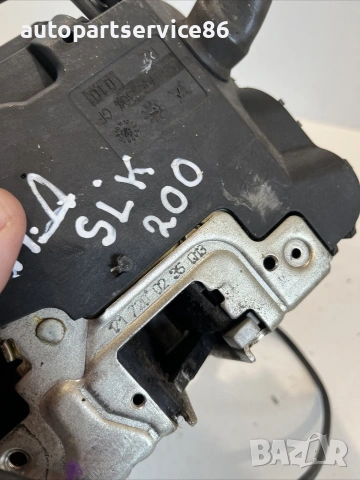 Заключващ механизъм за предна дясна врата (lock mechanism) за Mercedes SLK R171 200K (2005) 17172002, снимка 2 - Части - 55186502