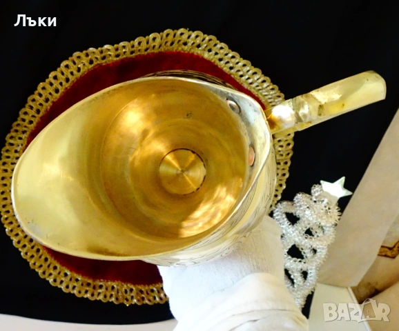 Уникална бронзова кана за вино,релефни орнаменти,позлата. , снимка 2 - Антикварни и старинни предмети - 54556028
