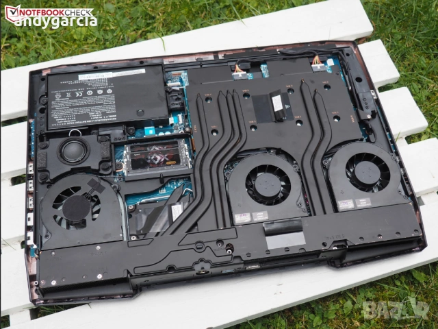 Schenker XMG/Core i7-7700K/NVidia GTX 1080 8GB/16GB RAM/512GB NVMe+1TB HDD/17.3 2K QHD IPS 120Hz, снимка 9 - Лаптопи за игри - 54669434