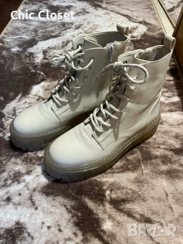 Чисто нови боти Bershka, снимка 7 - Дамски боти - 54172832