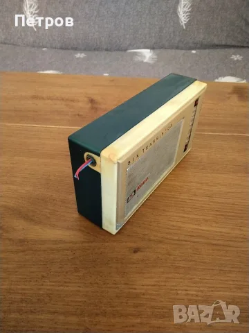 Продавам японски ретро транзисторен радиоприемник Koyo Deluxe "Six Transistor", снимка 3 - Антикварни и старинни предмети - 55565035