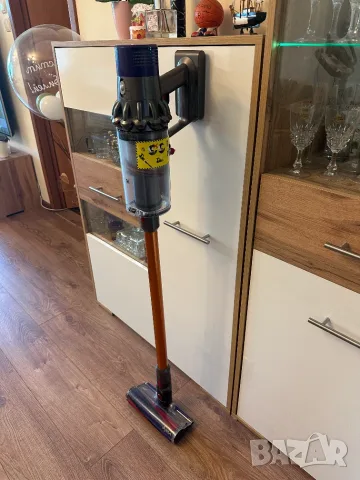 Прахосмукачка Dyson v10 cyclone, снимка 3 - Прахосмукачки - 55396034