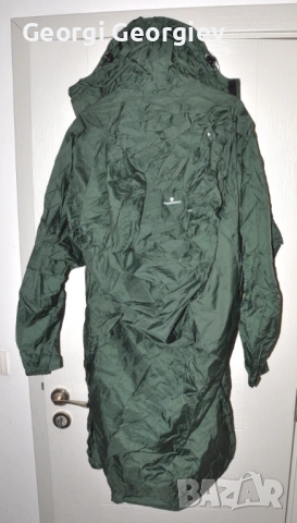 Чисто нов дъждобран Ferrino Trekker RP L/XL, снимка 5 - Якета - 54721079