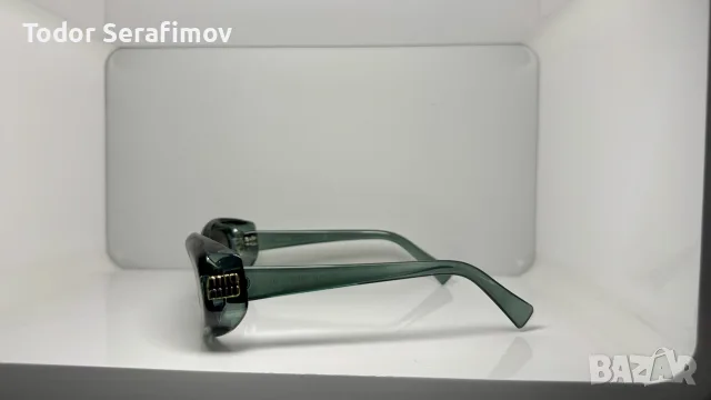 Слънчеви очила Miu Miu SMU 09Y / Oval – Тъмнозелени / Златисто лого, снимка 2 - Слънчеви и диоптрични очила - 55611691
