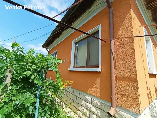 Продава се масивна едноетажна къща с гараж и лятна кухня в гр. Бяла Слатина, снимка 4 - Къщи - 55297248