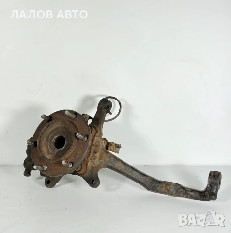 Преден ляв шенкел главина Тойота Хайлукс АБС Preden lqv shenkel glavina Toyota Hilux ABS 3.0 D4D 