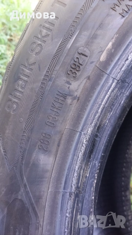 Гуми 235 45 17 четири броя зимни гуми., снимка 3 - Гуми и джанти - 52551470