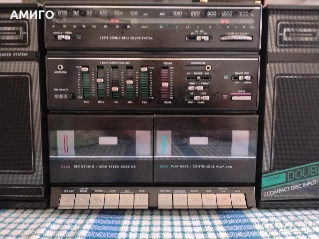 Продавам радио касетофон