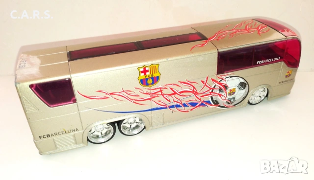 FC Barcelona Team Bus Maisto - Мащаб 1:43, снимка 3 - Колекции - 54099552