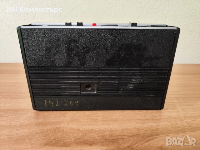 Продавам касетофон Grundig MK235, снимка 4 - Радиокасетофони, транзистори - 54156318
