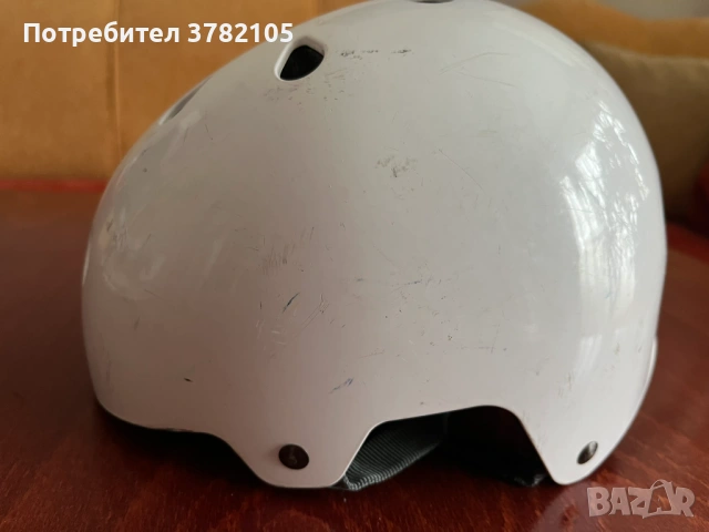 Продавам детска спортна/велосипедна каска OXELO , снимка 2 - Спортна екипировка - 54588154