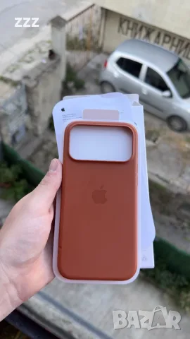 Оригинален Apple Силиконов калъф с MagSafe за iPhone 17 Pro Max – Terra Cotta, снимка 2 - Калъфи, кейсове - 55425242