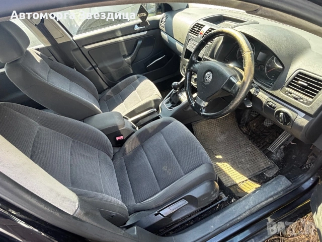 VW Jetta 2.0 tdi на части , снимка 5 - Автомобили и джипове - 54657130