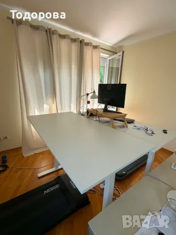 Продавам 2 бюра TROTTEN от IKEA