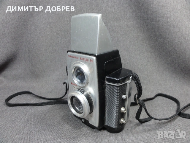 СТАР РЕТРО ЛЕНТОВ ФОТОАПАРАТ KODAK BROWNIE REFLEX 20 CAMERA, снимка 2 - Антикварни и старинни предмети - 54525691