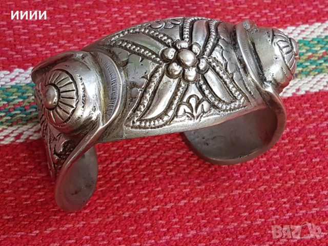 Сребърна гривна рогатка 