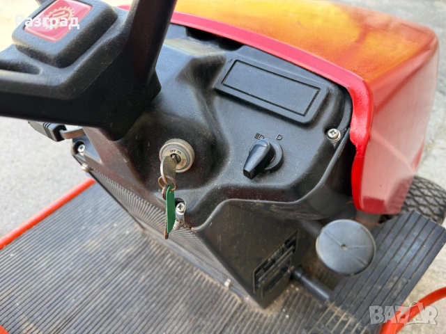 Тракторна косачка KUBOTA без косилен апарат 13.5 кс, снимка 17 - Градинска техника - 54721819