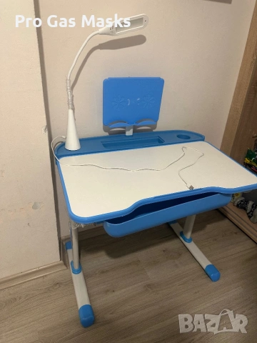 Детско Бюро с Лед Лампа Синьо само за 20 евро. Ползвано е и има забележки. Ново струваше около 300 е, снимка 3 - Бюра - 54104191