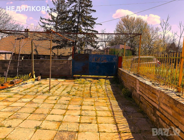 СОБСТВЕНИК Продава Двуетажна Масивна Къща с Двор с. НЕДЯЛСКО, снимка 6 - Къщи - 55206800