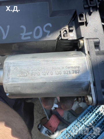 ляво/дясно предно моторче стъклоповдигач пежо 307 , снимка 4 - Части - 55617928