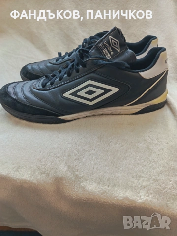 Продавам много запазени оригинални кожени маратонки UMBRO, номер 45. Цена 25 евро. , снимка 2 - Маратонки - 54944012