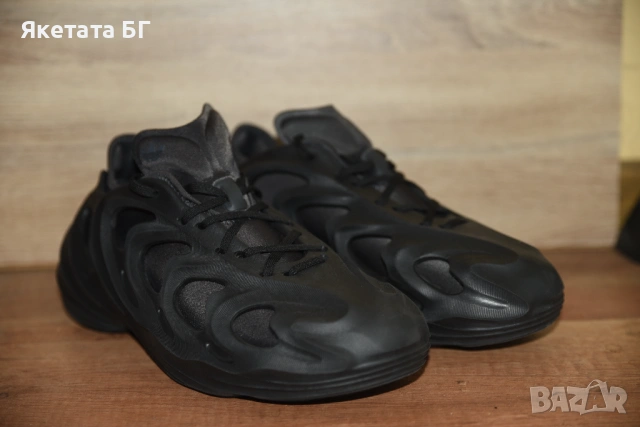 НОВИ Adidas размер 42, снимка 3 - Маратонки - 54342984