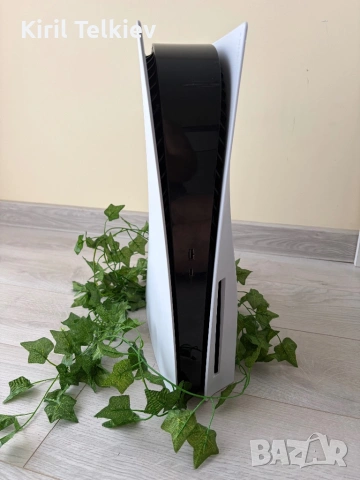 PlayStation 5 - КАТО НОВ с ИГРИ