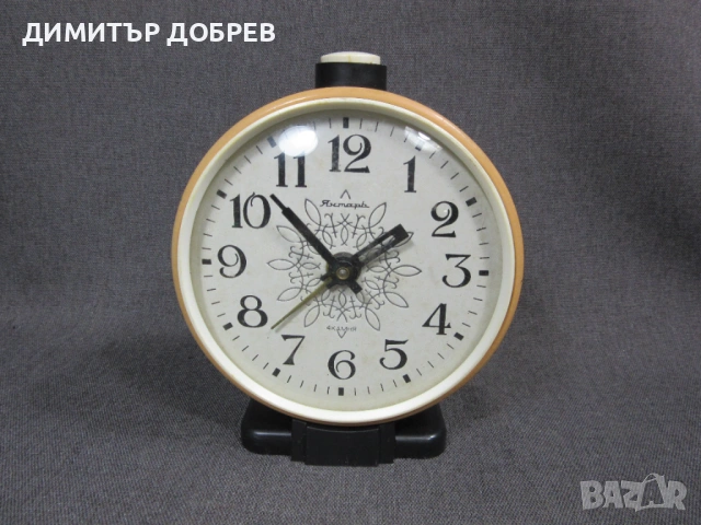 СТАР РЕТРО СОЦ СССР МЕХАНИЧЕН ЧАСОВНИК БУДИЛНИК ЯНТАРЬ JANTAR