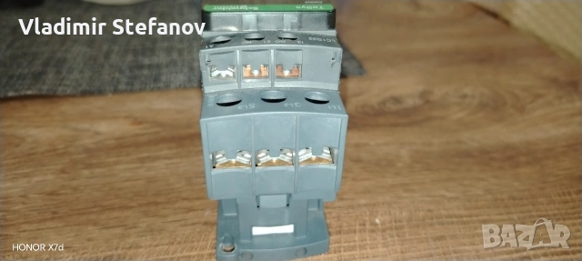 Чисто нов трифазен контактор Schneider Electric TeSys LC1D32, снимка 3 - Друга електроника - 54660044