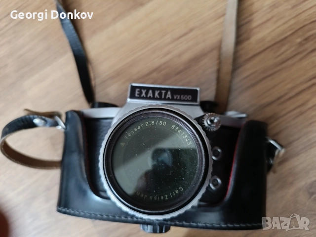 Ретро фотоапарат Exakta VX 500 с обектив Carl Zeiss Jena Tessar 2.8/50 + кожен калъф 