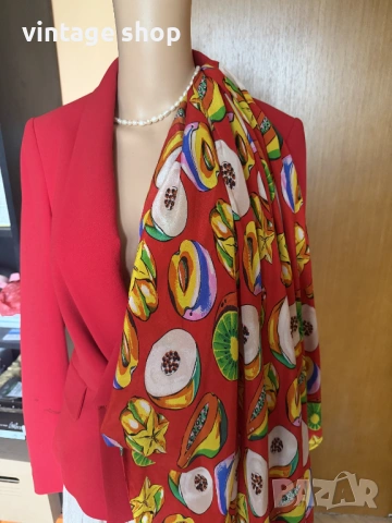 Голям копринен шал с десен тропически плодове