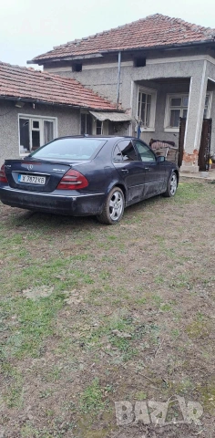 Mercedes Benz E270, снимка 3 - Автомобили и джипове - 54595226