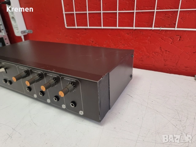 Усилвател за слушалки.TASCAM MH-40, снимка 5 - Ресийвъри, усилватели, смесителни пултове - 54698907