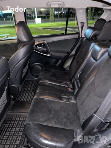 Toyota RAV4 2.2D 4x4 AC, снимка 9 - Автомобили и джипове - 54251205