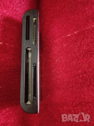 Четец за карта памет с 4 порта за 4 различни вида карти памет Card reader all in 1 адаптер адаптор, снимка 3 - USB Flash памети - 54570892