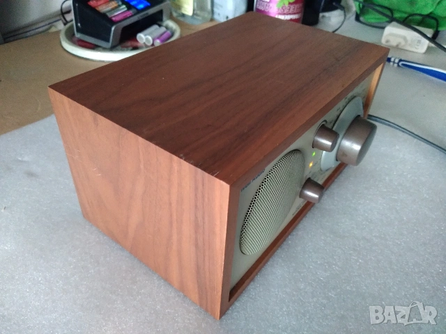 AM/FM радиоприемник Tivoli Audio Model One, снимка 4 - Радиокасетофони, транзистори - 55276663