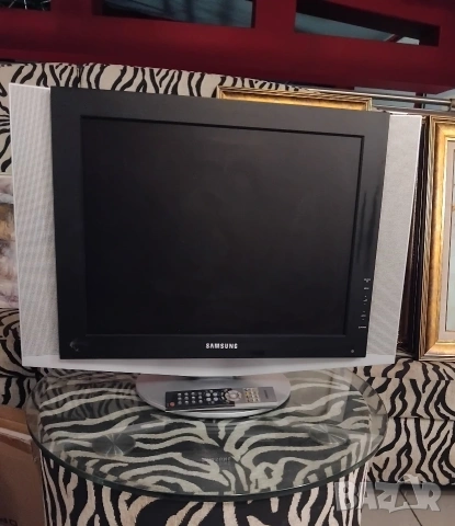 Телевизор Samsung 20-инчов LCD, снимка 3 - Телевизори - 54924303