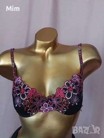 hunkemoller 80 D Черен дантелен сутиен с богата бродерия 