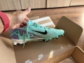 Футболни обувки Nike
, снимка 3