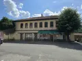 Търговска сграда, снимка 1