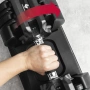 Регулируеми дъмбели FitEngine с 16 степени от 3 до 22.7 кг, гумирана дръжка и удобна поставка, снимка 5