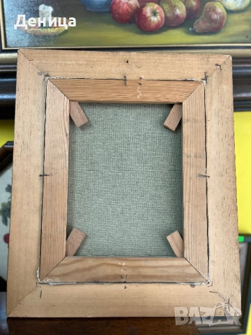 Маслена картина  Маслени бои и платно  Разтворена Библия, разпятие и съд  с червени лалета на червен, снимка 9 - Картини - 54073579