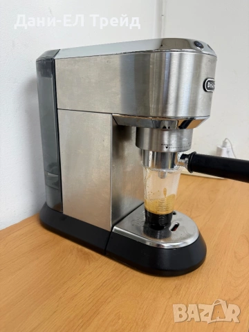 Кафемашина Delonghi Dedica EC685.M, снимка 2 - Кафемашини - 54087573