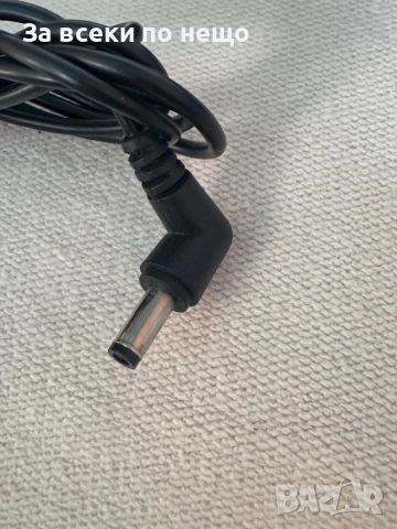 Оригинално зарядно Fujitsu за лаптоп 19V 3.69A 70W, снимка 4 - Кабели и адаптери - 54861907