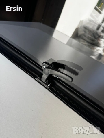 Прозорец Dometic отваряем (най новия модел) Монтажен размер : 750х465 Неразличим от нов , снимка 13 - Къмпинг мебели - 54323017